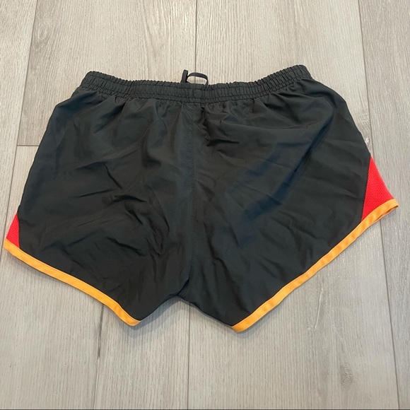 NIKE Gray Brief Lined Running Shorts With Pink And Orange Trim Size XS - Picture 9 of 9